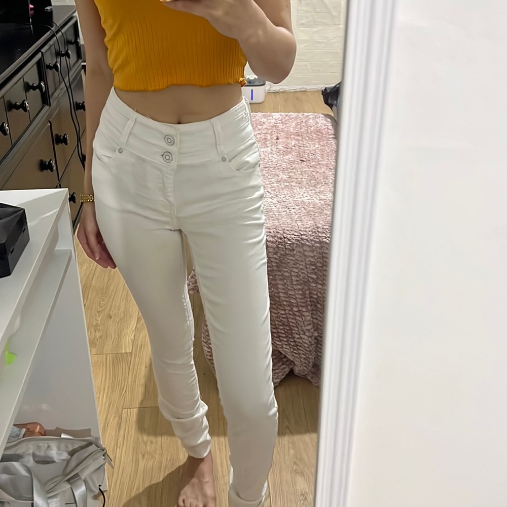 White mid rise pants - triple button + zip close